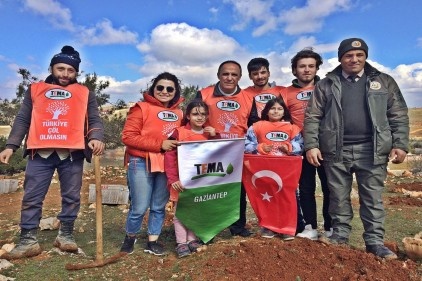 Dülük&#8217;te 1800 fidanı toprakla buluştu