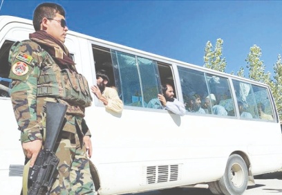 Dünya ateşkes beklerken Gazze yine defalarca vuruldu