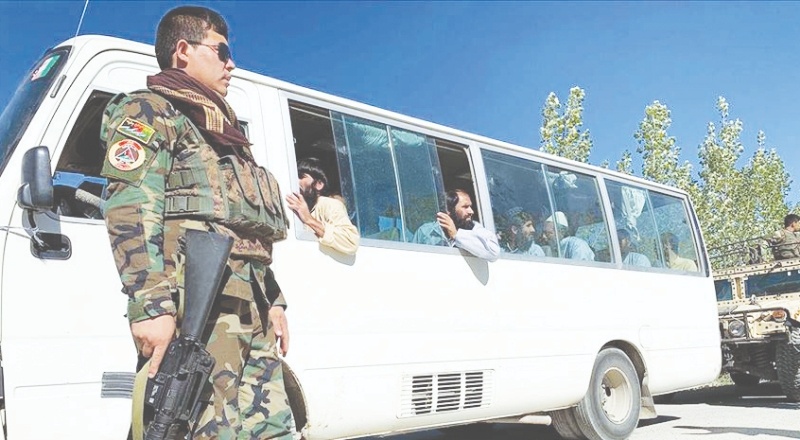 Dünya ateşkes beklerken Gazze yine defalarca vuruldu
