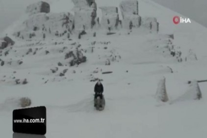 Dünya harikası Nemrut Dağı&#039;nın eşsiz güzelliği havadan görüntülendi