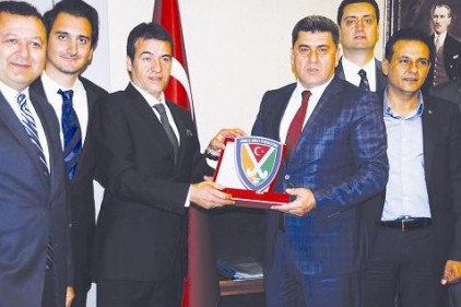 Dünya hokey kamuoyu artık Türk takımlarının başarısından bahsediyor