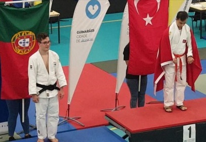Dünya Judo Şampiyonası'nda altın madalya kazandı