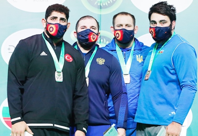 Dünya Kupası'nda millilerden grekoromen stilde 4 madalya