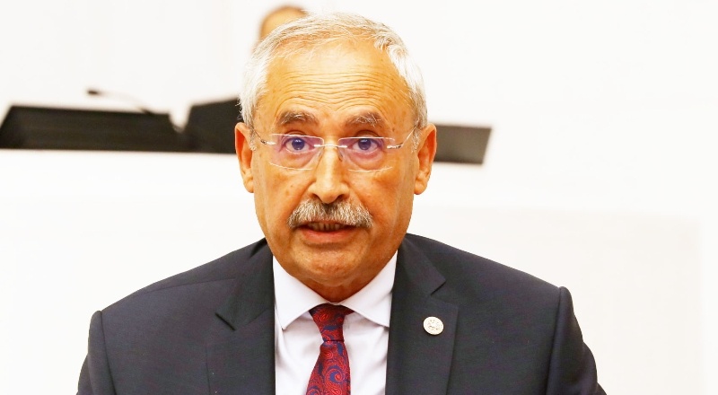 "Dünya üzerinde gördüğümüz her şey kadının eseridir”