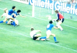 Dünyaca ünlü golcü hayata veda etti