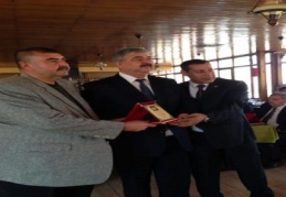 Dünyada 1 milyar yoksul 300 milyon aç insan var