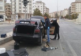 Dur ihtarına uymayan sürücü polisi harekete geçirdi 