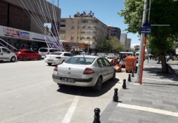 Durakları otopark gibi kullanıyorlar