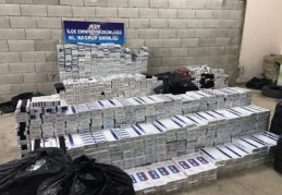 Durdurulan minibüste 15 bin paket kaçak sigara ele geçirildi