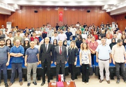 "Dürüstlükten vazgeçmemek, çalışma hayatında da en ilkeli duruştur”     