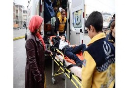 Duvardan atlarken yaralandı