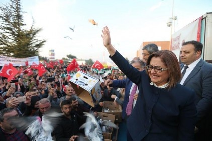 Duygu dolu anlar yaşayan Şahin gözyaşlarına hakim olamadı