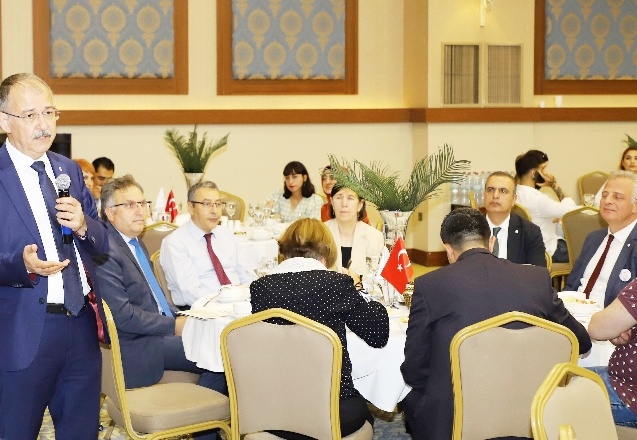 Duygusal zeka becerilerinin kazandırılması, yaşamda başarı ve mutluluk için çok gerekli