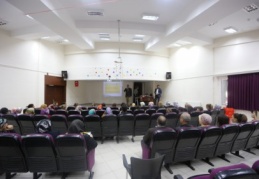 Ebeveynler, çocuk üzerinde baskıcı ve otoriter tutum sergilememeli