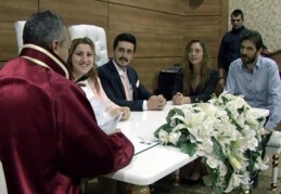 Ece Uslu ve Ayhan Eroğlu nikah tanıklığı yaptı