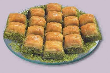 Edremit&#8217;teki baklava üreticisi 4 ülkeye ihracat yapıyor