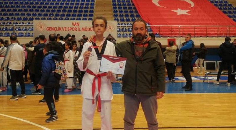 Efe Çelik, Van’da Yarı Final Müsabakalarında 3’ncü oldu