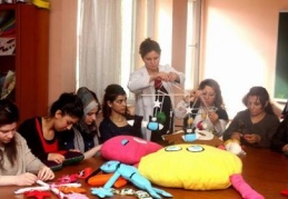 Eğitici annelik kurslarında kadınlar anneliğe hazırlanıyor