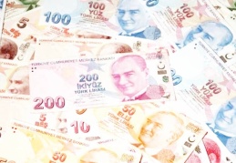 Eğitim düzeyi ve gelir seviyesi arttıkça nakit kullanım oranı azalıyor