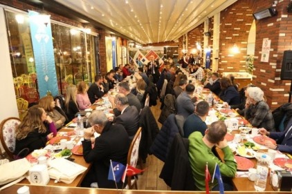 Eğitimciler akşam yemeğinde bir araya geldi