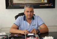 Ekilen saç plastik cerrah kontrolünde yapılıyor