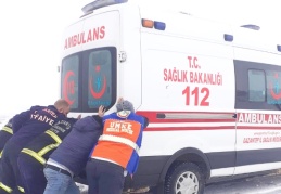 Ekiplerin yardımına vatandaşlar yetişti