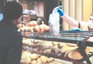 "Ekmek zammının faturası yine yoksul tüketiciye kesildi"