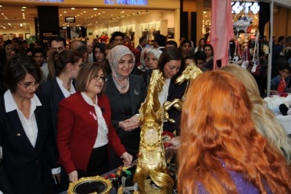 Ekonomide Üretime Katılan Eller&#8221; ürettiklerini sergileyip, sattı