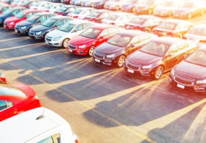 Ekonomideki belirsizlik ve enflasyon otomobile olan talebi erkene çekiyor