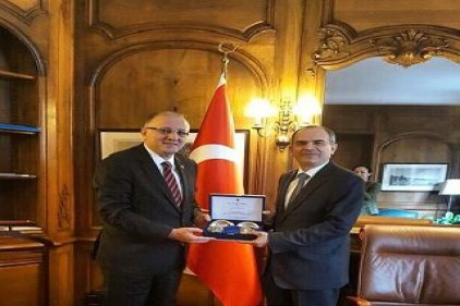 Ekonomik İşbirliği ve Kalkınma Teşkilatı (OECD) daimi temsilcisi Büyükelçi Erdem Başçı&#039;yı ziyaret etti. 