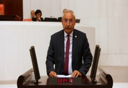 “Ekonomik kriz, atama sorunuyla boğuşuyor”