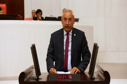 &#8220;Ekonomik kriz, atama sorunuyla boğuşuyor&#8221;