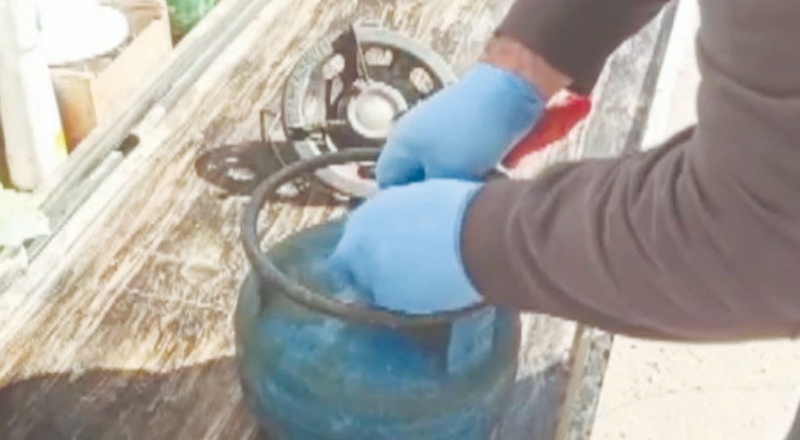 Ekonomik kriz derinleşiyor: 'Yarım tüp yok mu diye soruyorlar'