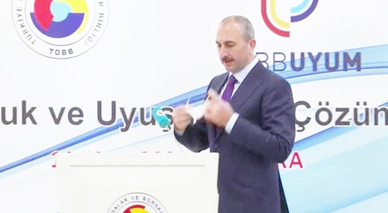 'Ekonominin vazgeçilmez şartı hukuki öngörülebilirliktir'