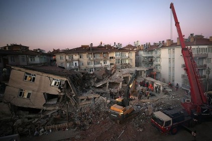 Elazığ depreminde ölü sayısı 35&#039;e yükseldi 
