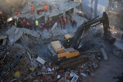 Elazığ&#039;da 948 artçı deprem oldu