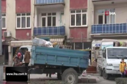 Elazığ&#039;da 88 yapı için acil yıkım kararı, depremden kaçış