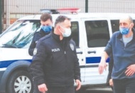 Elektrik direğinin altında erkek cesedi bulundu