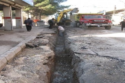 Elektrik hatları yer altına alınıyor 