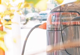 Elektrikli otomobil ithalatına ilave gümrük vergisi getirildi