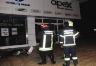 Elektronik malzeme satan iş yerinde yangın çıktı