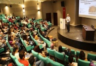 “Eleştirel Medya Okur-Yazarlığı” eğitimi verildi