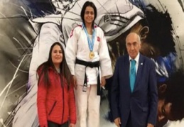 Elif Küçükarslan büyükler 48 kiloda Türkiye Şampiyonu