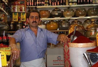 Elmacı Pazarı esnafının yüzü gülüyor