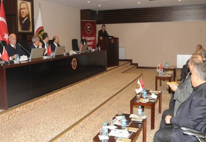 Emek yoğun sektörden teknoloji yoğun sektörlere geçmeliyiz