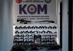 Emekli polis ve infaz koruma memurundan silah kaçakçısı 