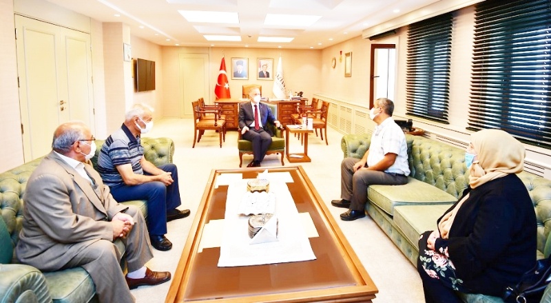 Emekli postacılar Vali Gül’ü ziyaret etti