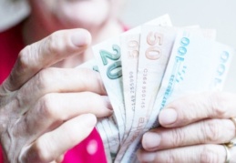 Emekliler ve memurlar enflasyonla eriyen maaşlara seyyanen zam isteyecek
