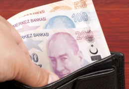 Emeklilerin bayram ikramiyeleri 2 bin liraya yükseltildi