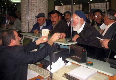 Emeklilerin eksik yatan aylıkları ödeniyor